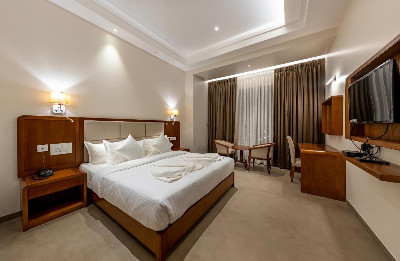 מלון Chandoli Grand Regal מראה חיצוני תמונה