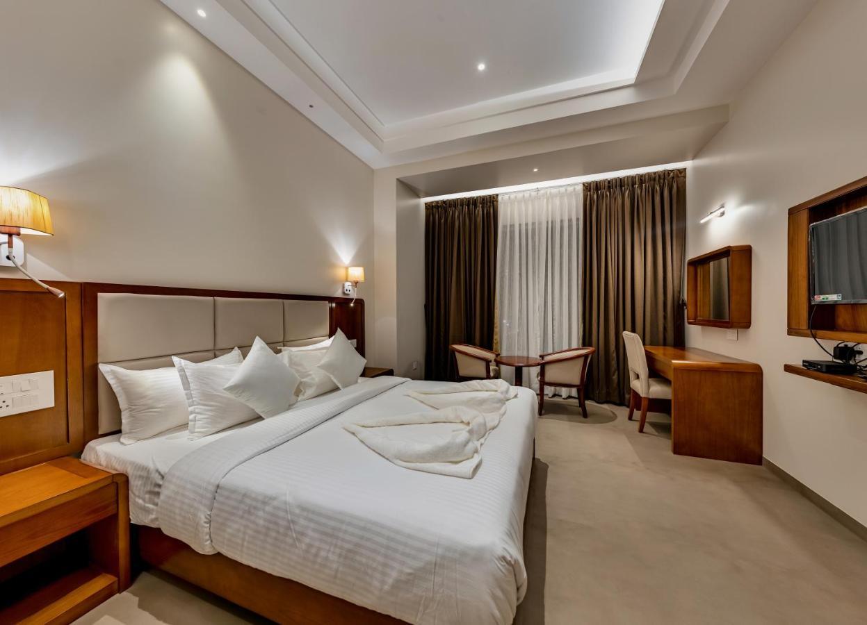 מלון Chandoli Grand Regal מראה חיצוני תמונה